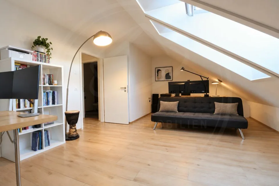 Modernes 6½-Zimmer-Reiheneinfamilienhaus mit Ausblick ins Grüne – Foto 8 von 12