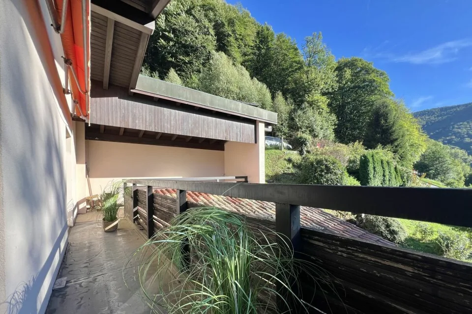 Vivere nel verde - Casa unifamiliare con vista splendida e molto potenziale di design – foto 9 di 13