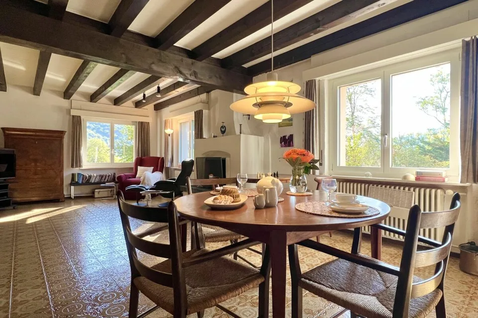 Vivere nel verde - Casa unifamiliare con vista splendida e molto potenziale di design – foto 3 di 13