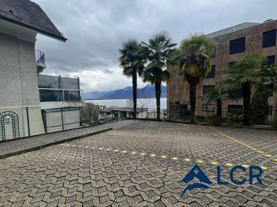 Bell'immobile di rendimento a Montreux / 4 appartamenti / 8 posti auto / Vista lago – foto 12 di 13