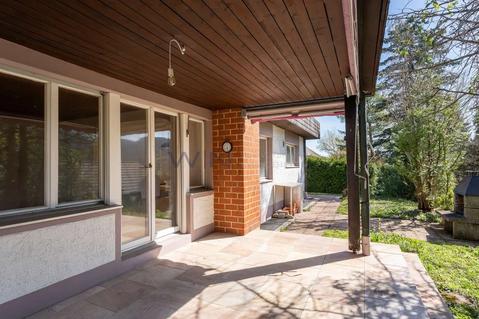 Maison familiale de 1970 avec potentiel d'extension – photo 2 sur 13