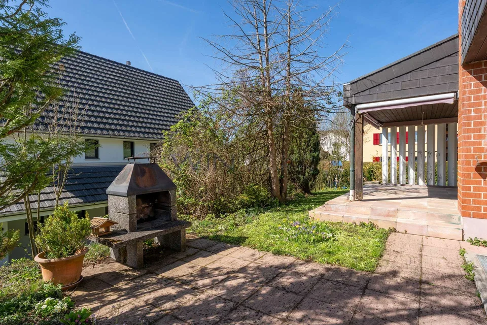 Maison familiale de 1970 avec potentiel d'extension – photo 4 sur 13
