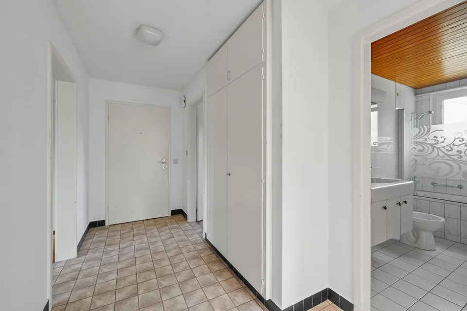 Appartamento situato ai margini del bosco, che offre potenziale per le proprie idee. – foto 9 di 13