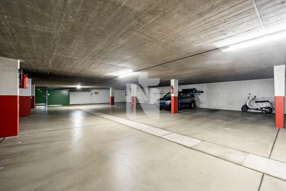 Spacieux et inondé de lumière : appartement de 4,5 pièces avec sauna, balcon et place de parking souterrain – photo 10 sur 10