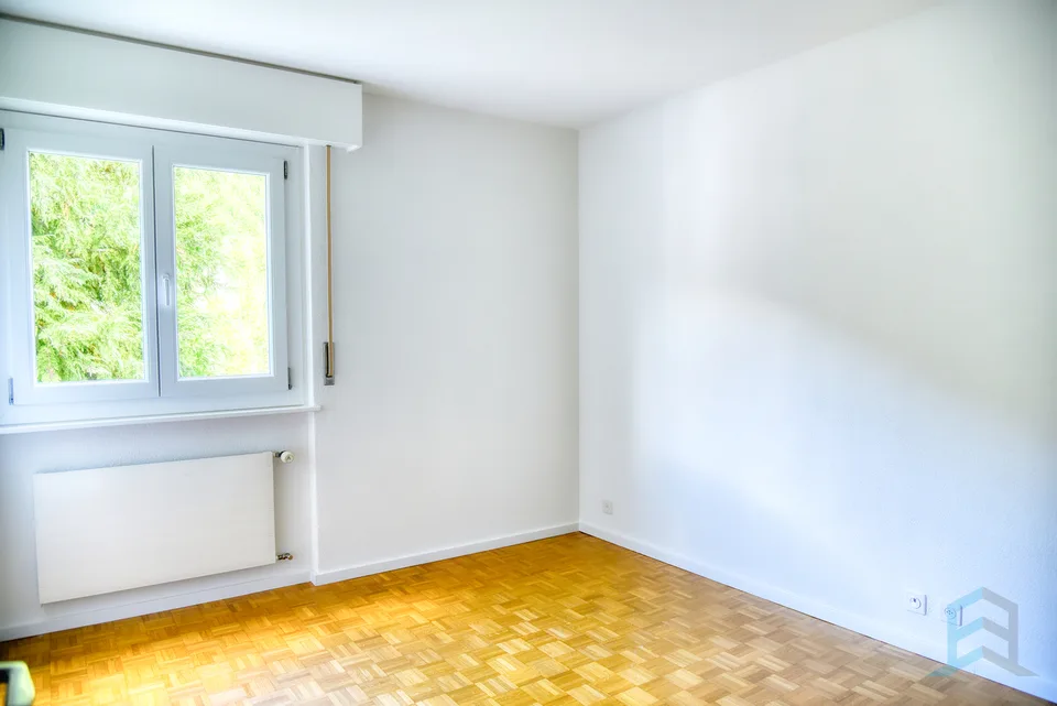 For Rent Spacious renovated 4 ½ room apartment with large balcony – photo 6 of 14