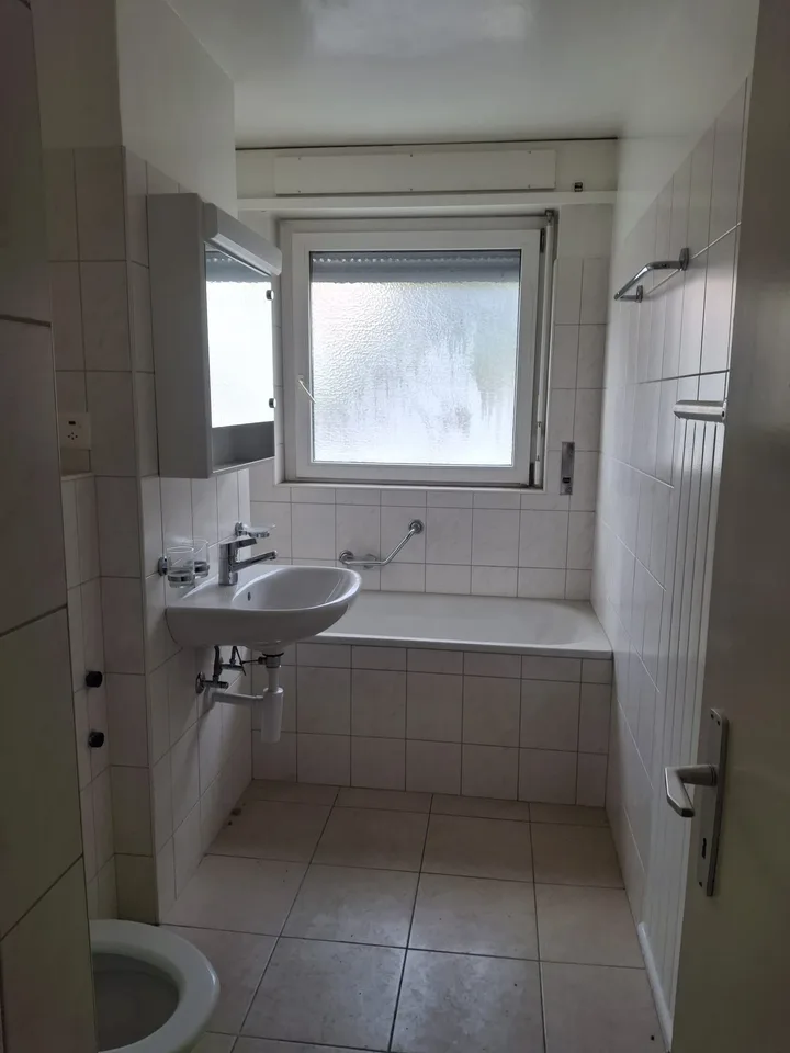 Appartement 2.5 pièces lumineux avec balcon à La Chaux-de-Fonds – photo 5 sur 5