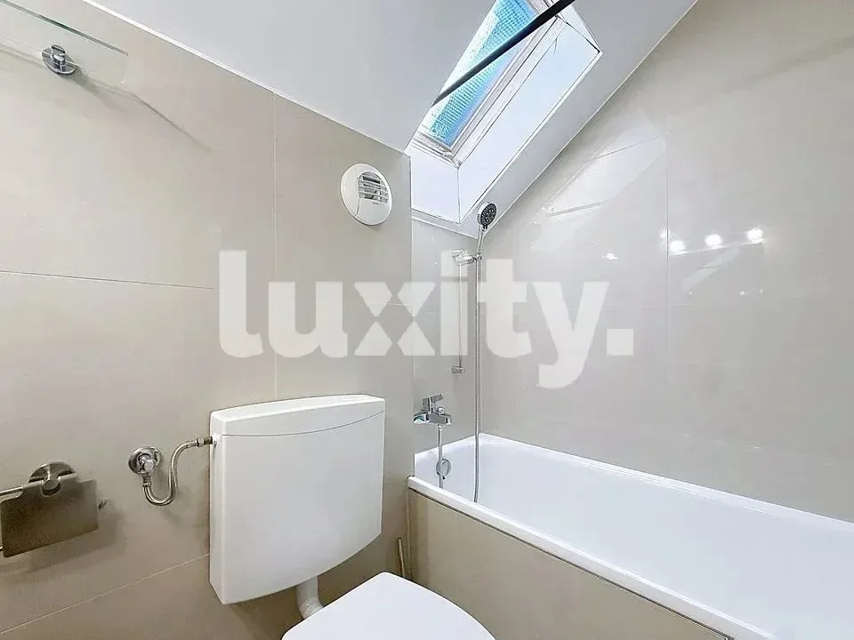 CHAVANNES-DES-BOIS – Familienhaus von etwa 120 m² mit Garten – Foto 7 von 8