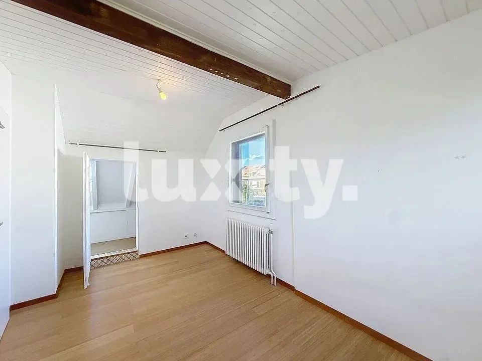 CHAVANNES-DES-BOIS – Familienhaus von etwa 120 m² mit Garten – Foto 5 von 8