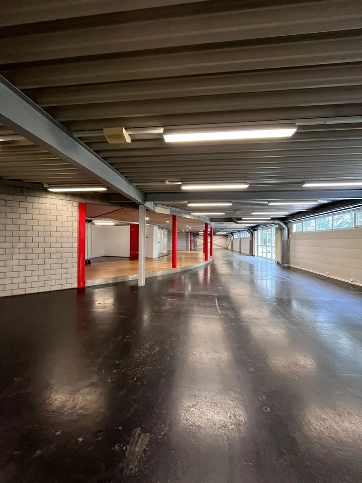 Grosszügiger Gewerberaum in der Industriezone Uetendorf – Foto 14 von 22