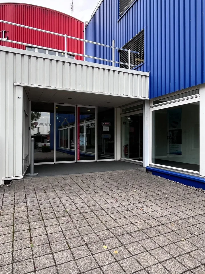 Grosszügiger Gewerberaum in der Industriezone Uetendorf – Foto 3 von 22