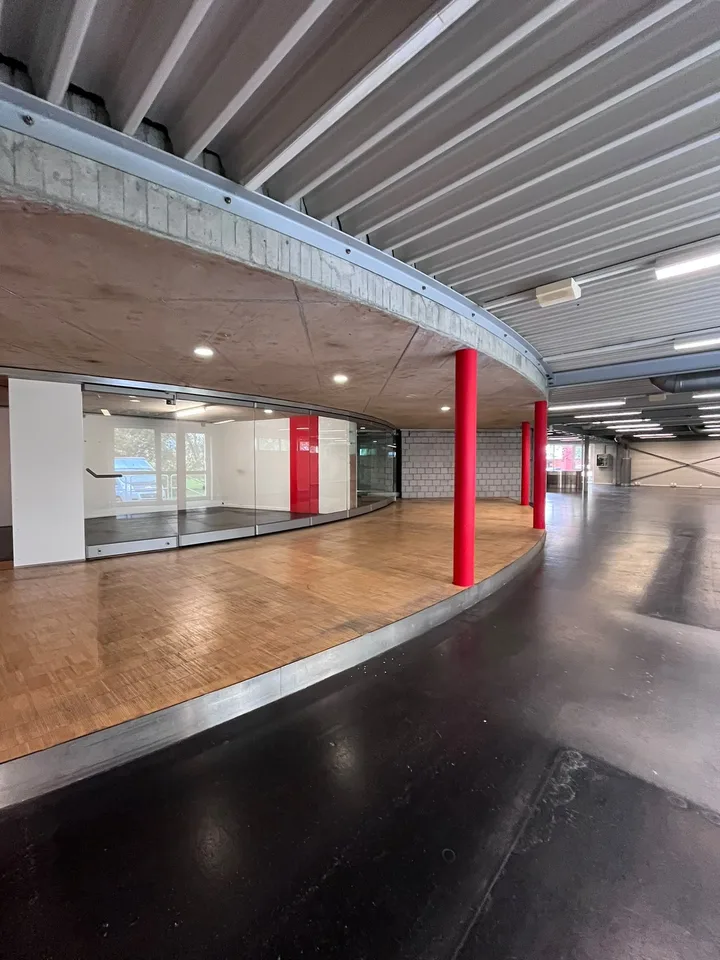 Grosszügiger Gewerberaum in der Industriezone Uetendorf – Foto 16 von 22