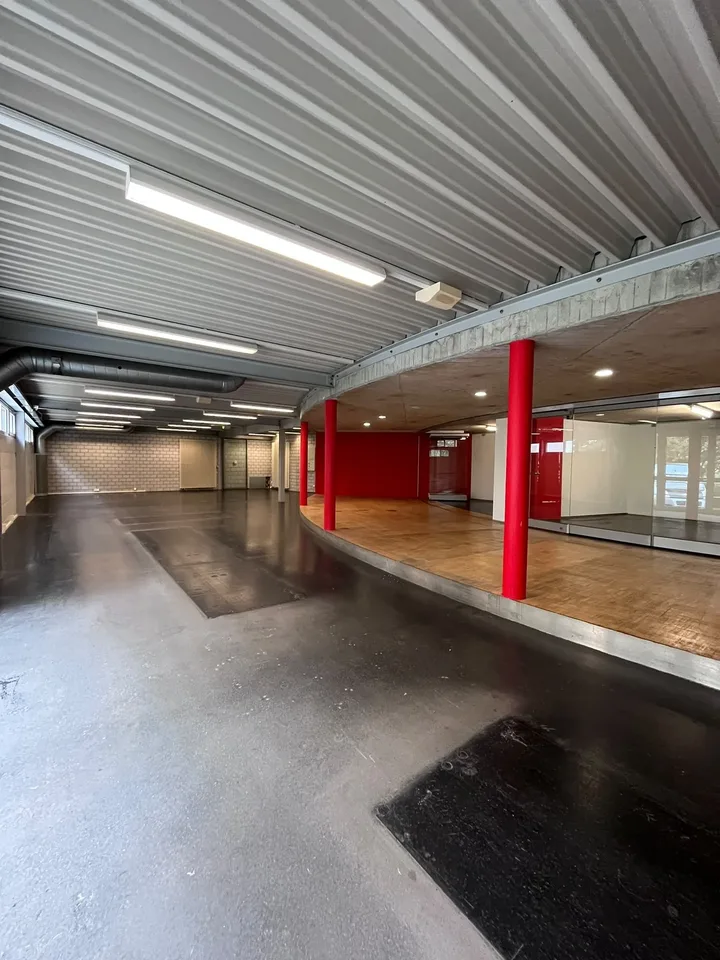 Grosszügiger Gewerberaum in der Industriezone Uetendorf – Foto 17 von 22