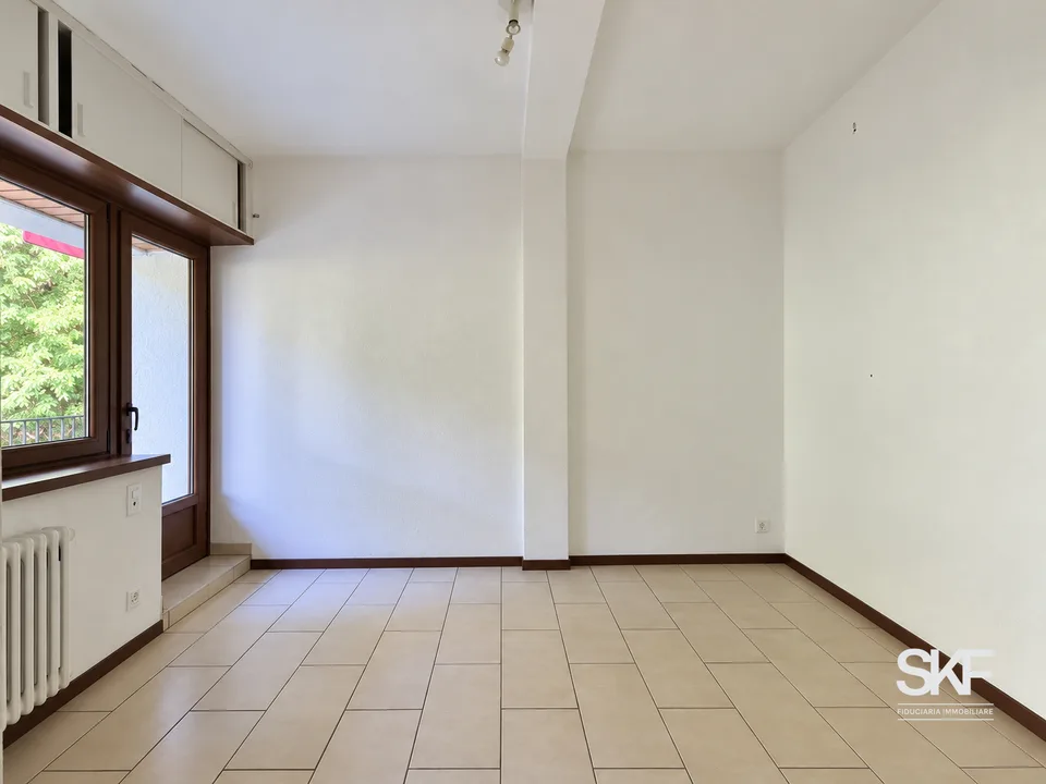 BREGANZONA - 2.5-ZIMMER-WOHNUNG MIT BALCON MIT GRÜNAUSSICHT ZU VERMIETEN – Foto 7 von 9