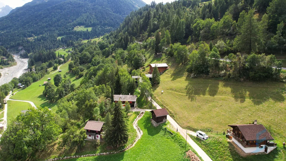 EXCLUSIF Superbe terrain à bâtir de 1478m² pour résidence principale – photo 2 sur 9