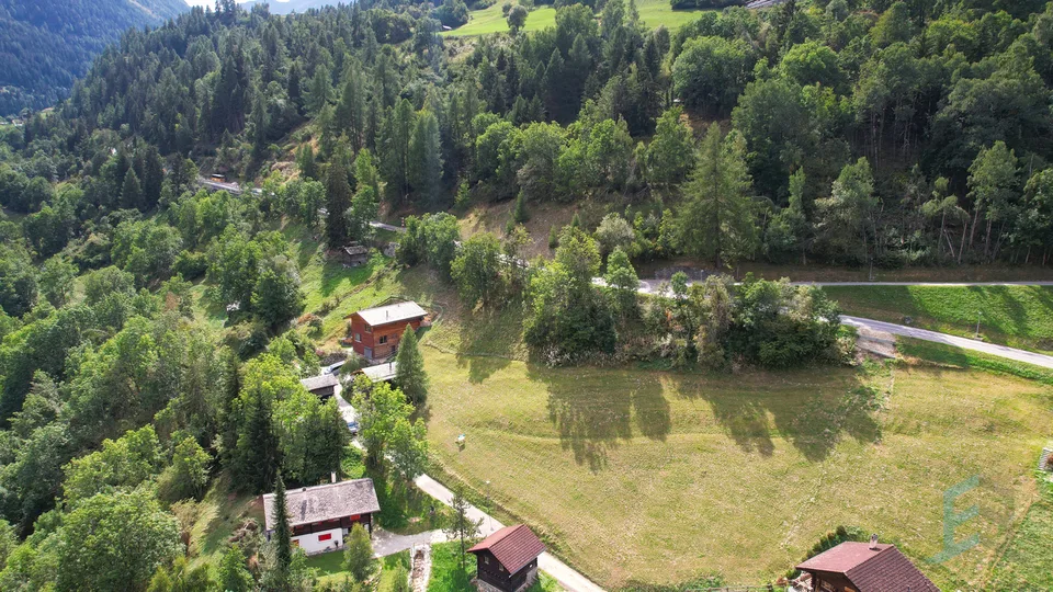 EXCLUSIF Superbe terrain à bâtir de 1478m² pour résidence principale – photo 8 sur 9