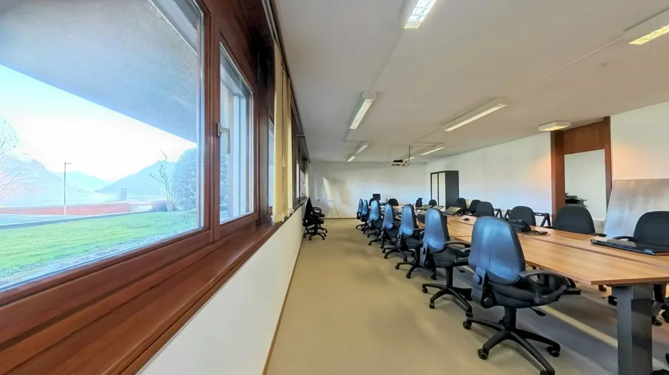 Exklusives Büro mit Seeblick und großer teilbarer Fläche – Foto 3 von 12