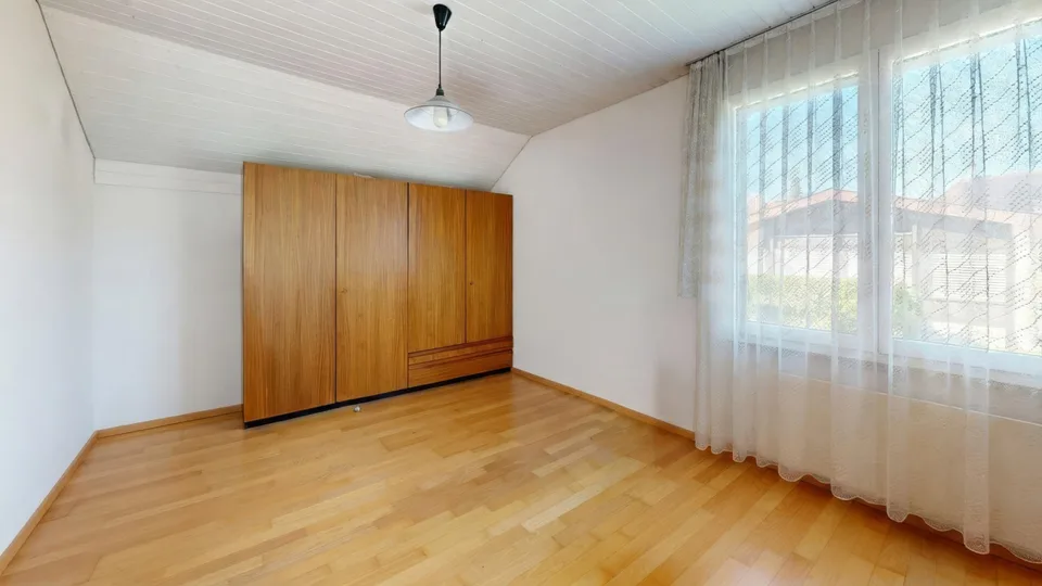 Ampia casa unifamiliare indipendente con tre garage – foto 13 di 13