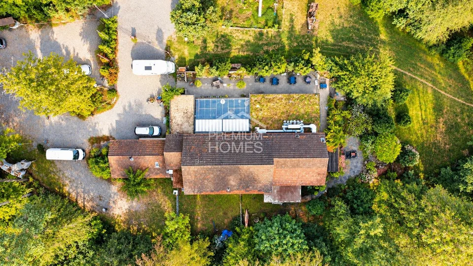 La tua oasi nel bosco - una proprietà piena di possibilità – foto 2 di 13