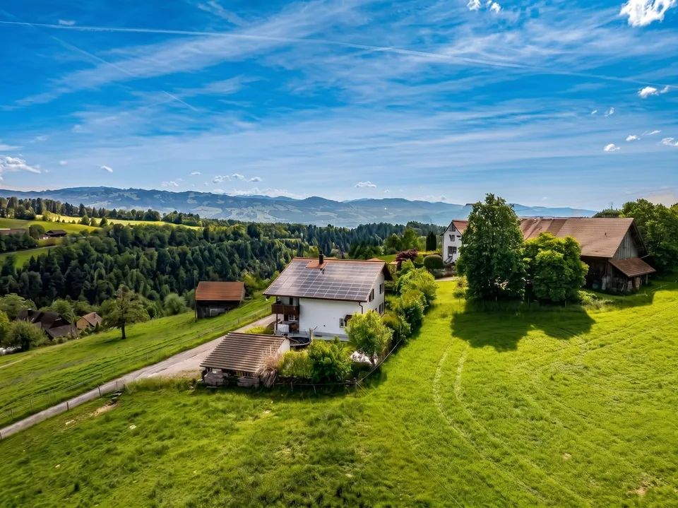 Sogno abitativo: casa unifamiliare con 8 stanze e bella vista a Wald ZH – foto 2 di 13