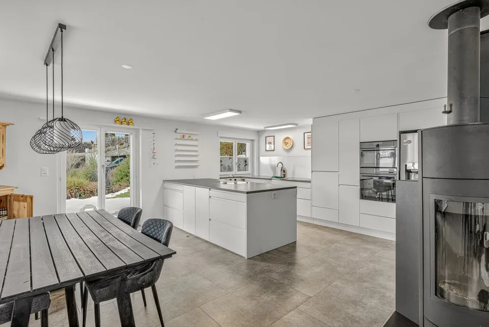 Sogno abitativo: casa unifamiliare con 8 stanze e bella vista a Wald ZH – foto 6 di 13