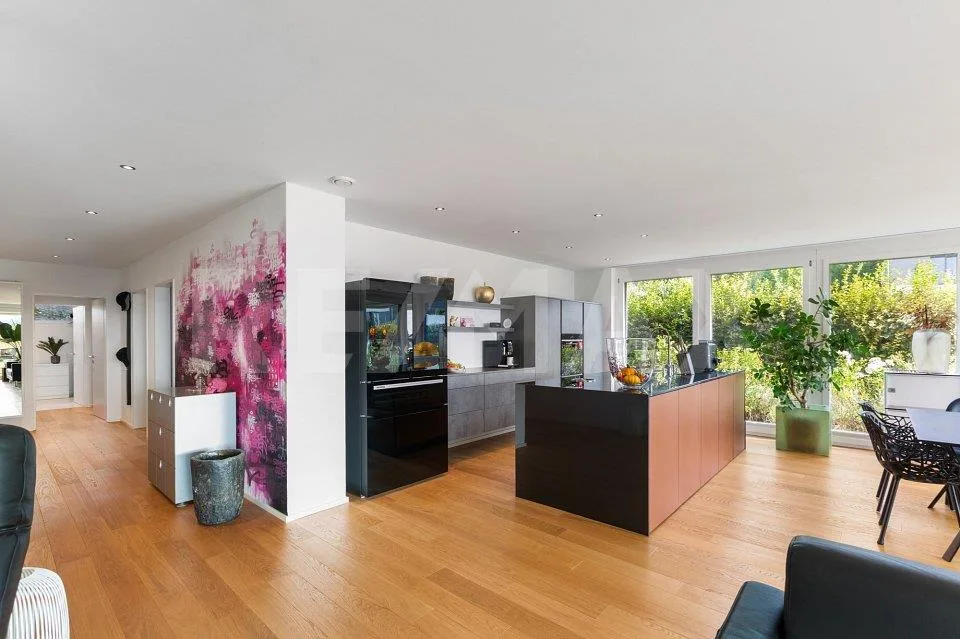 Esclusivo appartamento giardino di 4,5 stanze con molto spazio, verde, luce e privacy – foto 7 di 13