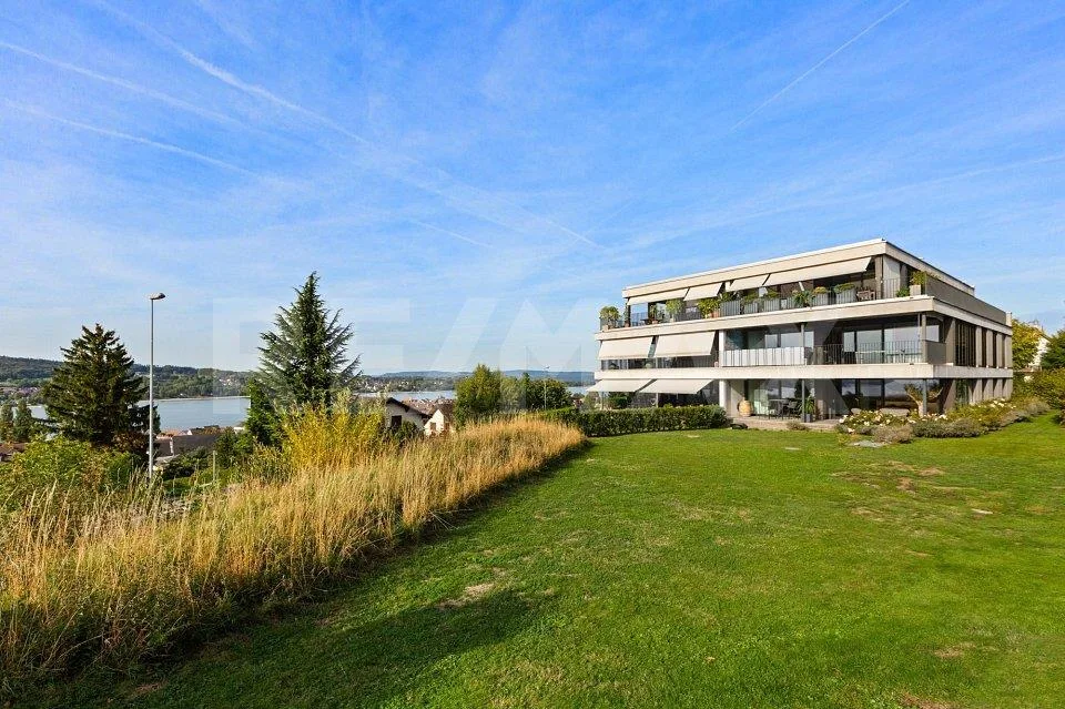 Esclusivo appartamento giardino di 4,5 stanze con molto spazio, verde, luce e privacy – foto 2 di 13