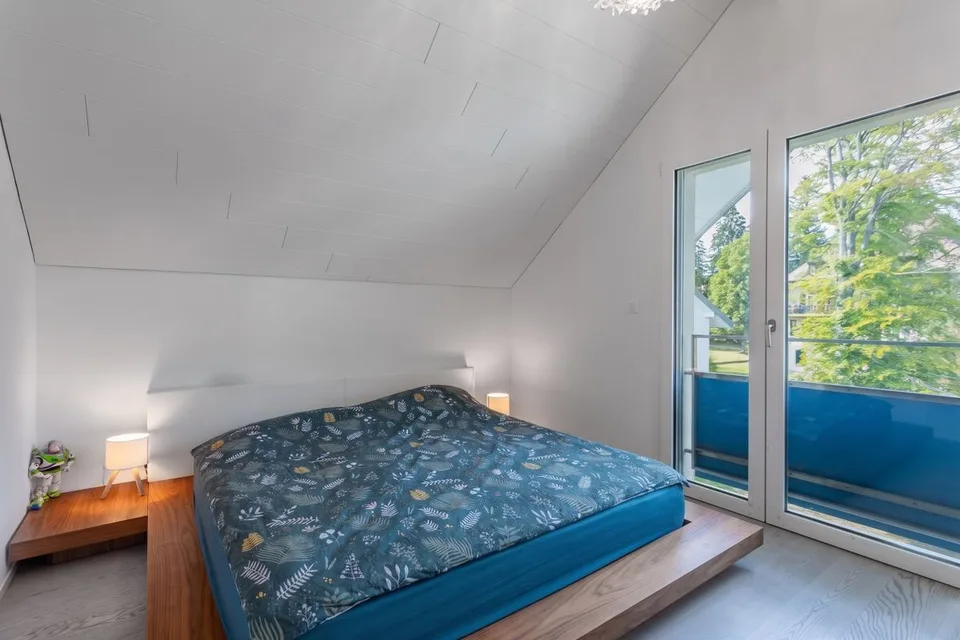 Eine außergewöhnliche Penthousewohnung mit 4,5 Zimmern und Blick auf den See und die Alpen – Foto 5 von 11
