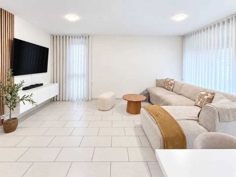 Lumineux 4.5 pièces avec vue dégagée – photo 4 sur 8