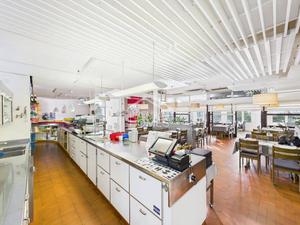Gastronomy Gem with Charm, Generous Space and Event Potential – photo 7 of 13