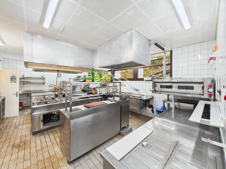Gastronomy Gem with Charm, Generous Space and Event Potential – photo 10 of 13