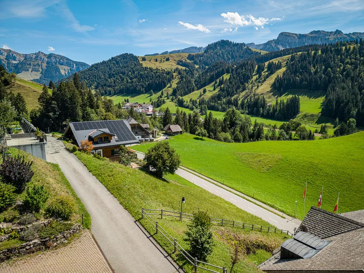 PARCELLE DE CONSTRUCTION ATTRACTIVE AU COEUR DES ALPES BERNOISES – photo 6 sur 8