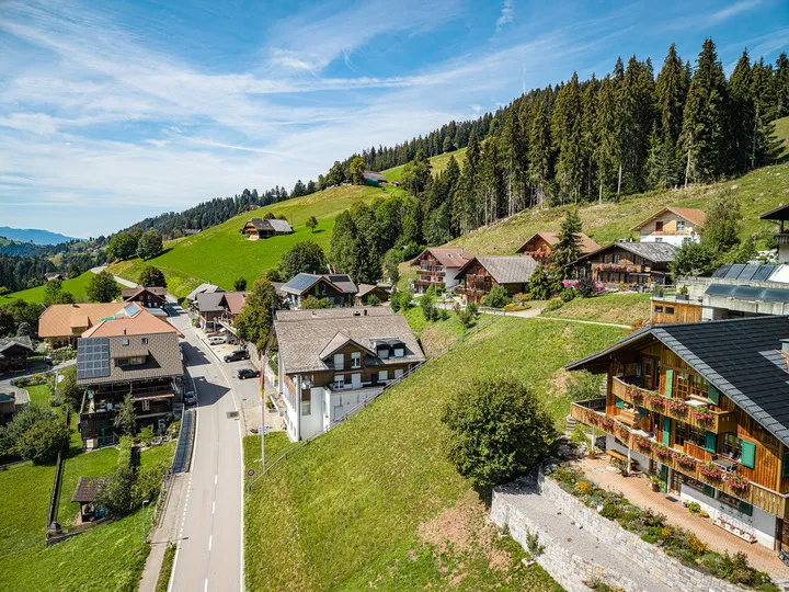 PARCELLE DE CONSTRUCTION ATTRACTIVE AU COEUR DES ALPES BERNOISES – photo 4 sur 8