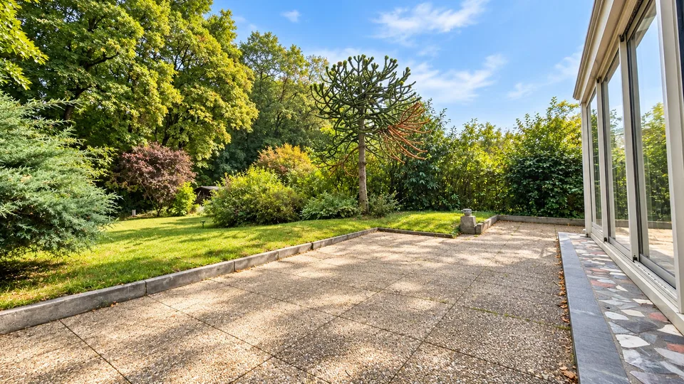 Rare appartement de 5 pièces avec jardin privatif de 500 m² – photo 1 sur 10
