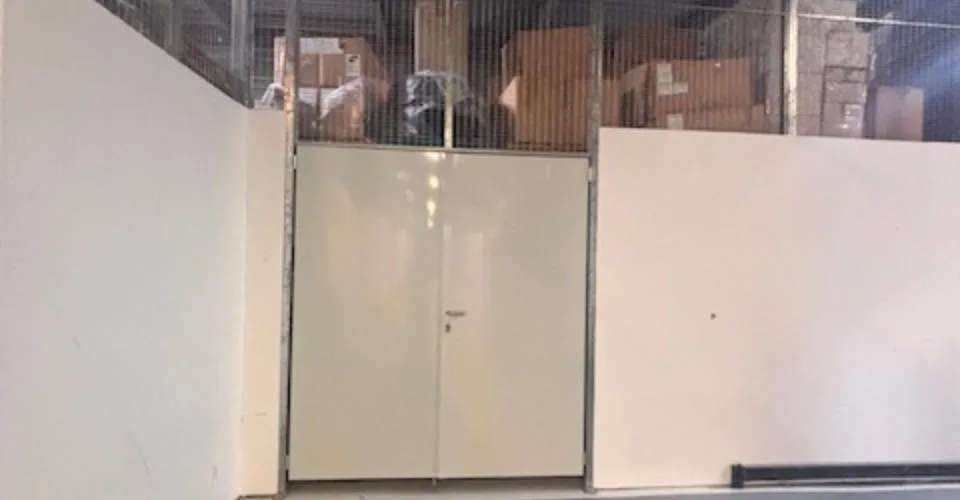 Storage / storage spaces from 106 to 152 m² – divisible – freight elevator and unloading dock – photo 2 of 4