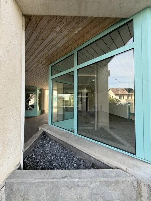 Surface commerciale de ~80 m²au rez à vendre à Bassecourt – photo 2 sur 10