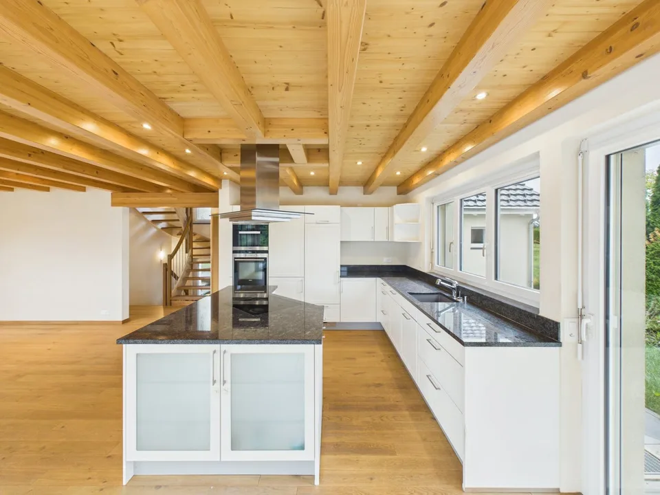 Ein Haus mit Charakter. Ein Ausblick zum Bleiben. – Foto 2 von 9