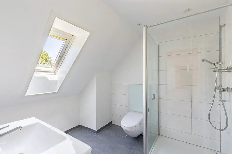 Freistehendes 6.5-Zimmer Einfamilienhaus an ruhiger Lage – Foto 8 von 9