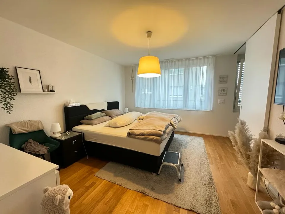 Helle 4½-Zimmer-Wohnung mit zwei Balkonen und zwei Nasszellen in Dü... – Foto 5 von 7