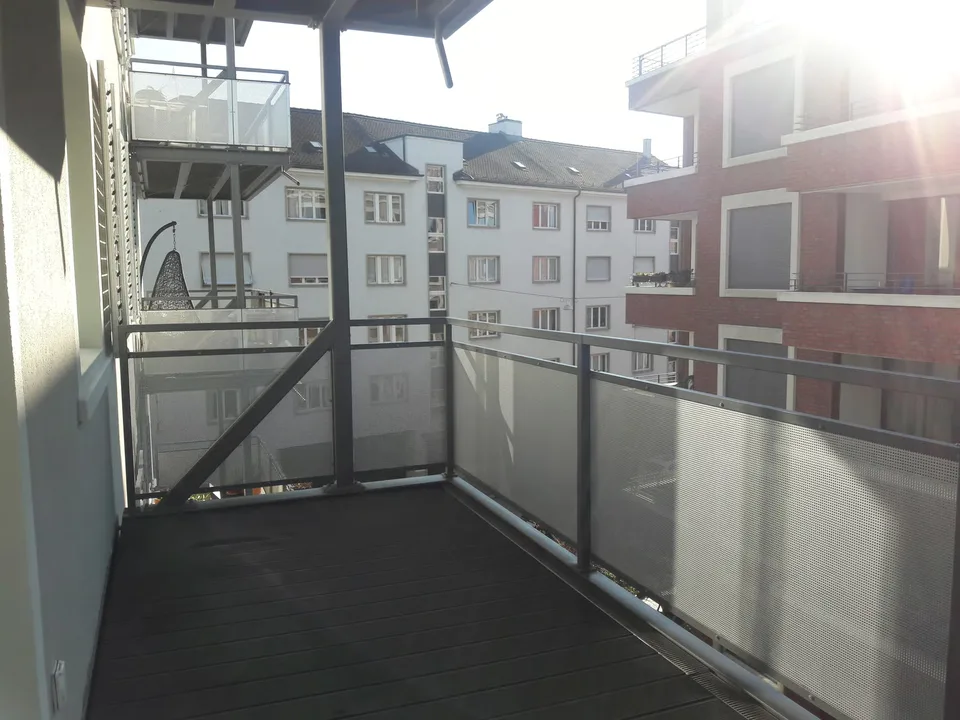Appartamento in città di alta qualità. Moderno e con la propria torre di lavaggio. – foto 2 di 7