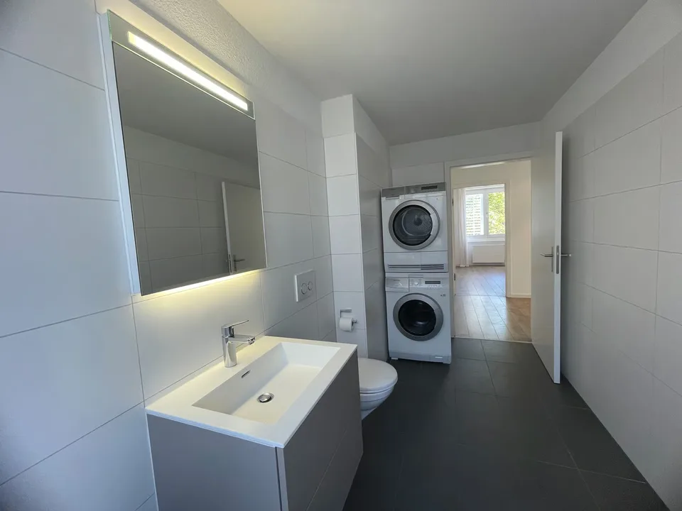 Appartamento in città di alta qualità. Moderno e con la propria torre di lavaggio. – foto 4 di 7