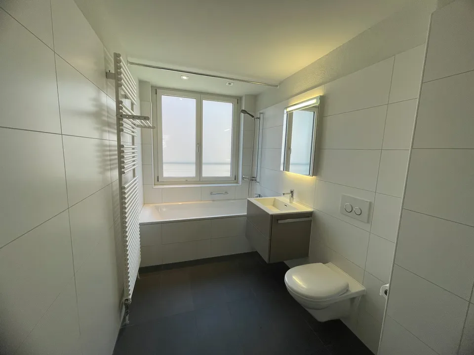 Appartamento in città di alta qualità. Moderno e con la propria torre di lavaggio. – foto 5 di 7