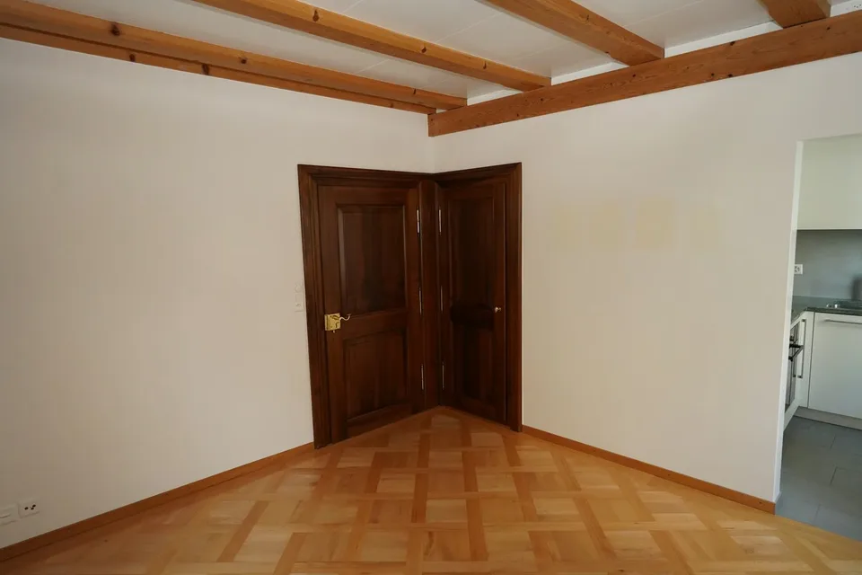 Charmante 3-Zimmer-Wohnung mit Balkon in der Zürcher Altstadt – Foto 9 von 14