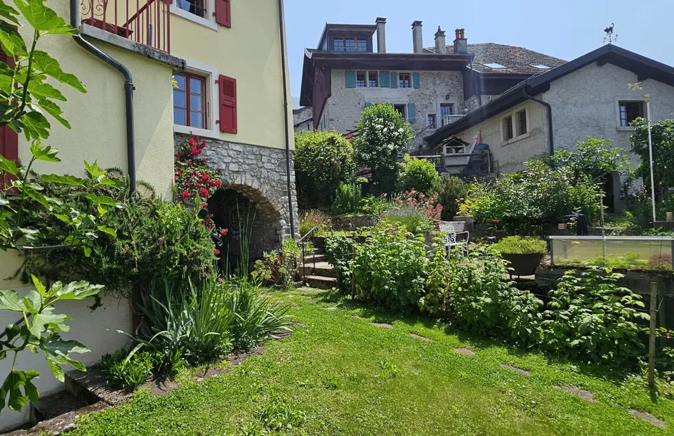 Maison de charme à Brent avec une magnifique vue sur le lac Léman – photo 3 sur 10