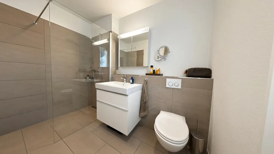 Appartamento giardino attraente di 3½ locali con vista lago – foto 7 di 12