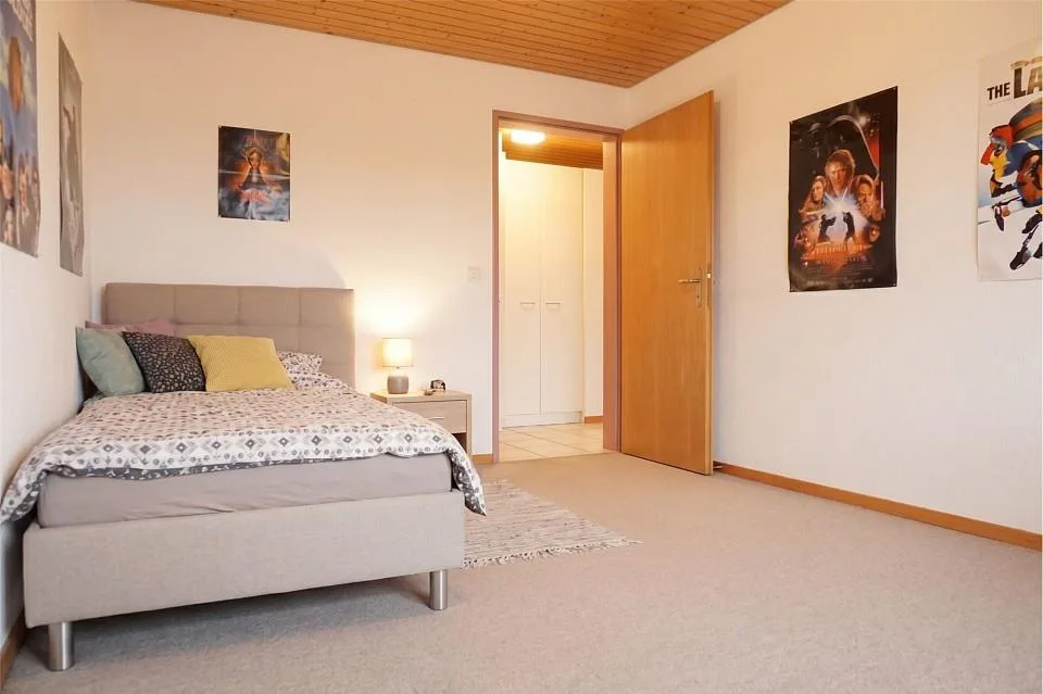 Schmucke Familienwohnung mit Bastelraum und Einstellhallenplatz – Foto 6 von 10