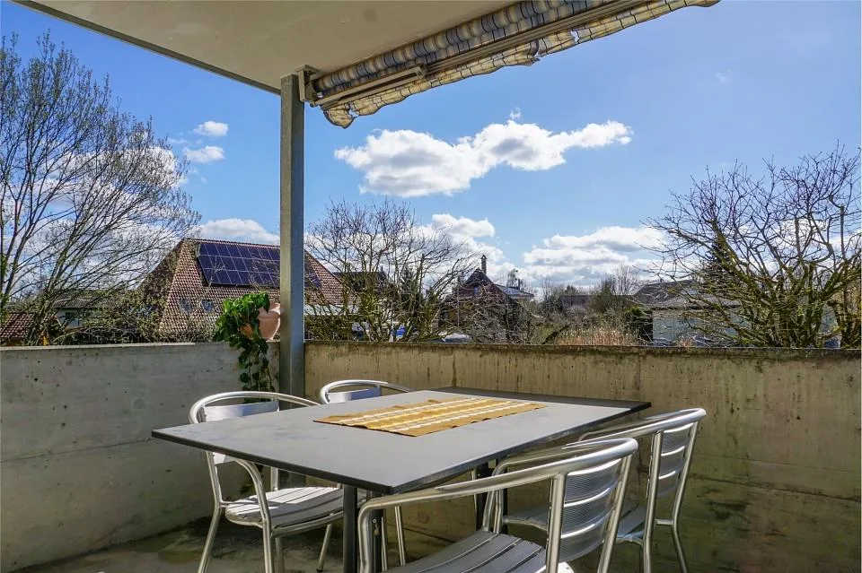 Schmucke Familienwohnung mit Bastelraum und Einstellhallenplatz – Foto 9 von 10