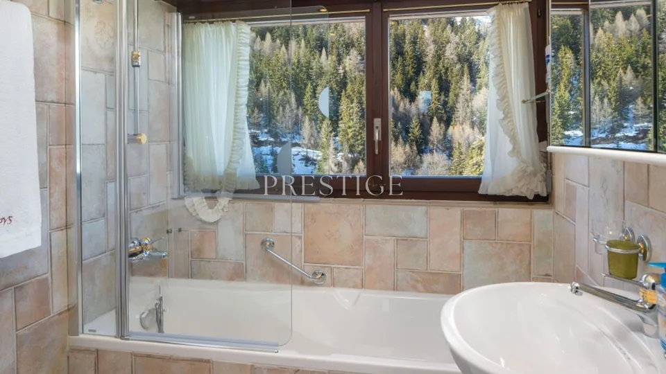 Duplex 3½ Zimmer Ski in&out in der Tour de Super-Crans - Aussicht... – Foto 10 von 13