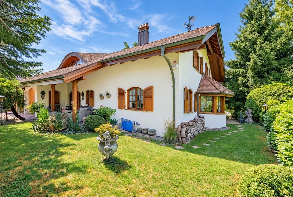 6.5-Room Country House Villa (Dettighofen DE) only 20 minutes from Bülach and Schaffhausen – photo 2 of 13