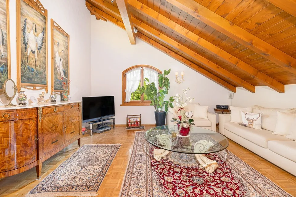 6.5-Room Country House Villa (Dettighofen DE) only 20 minutes from Bülach and Schaffhausen – photo 12 of 13