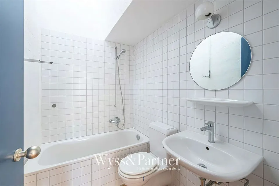 Maison confortable de 2,5 pièces dans le noyau de Quartino – photo 7 sur 10